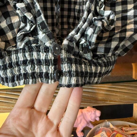 Black & white gingham crop top with ruffle sleeves - Size medium - Picture 3 of 7